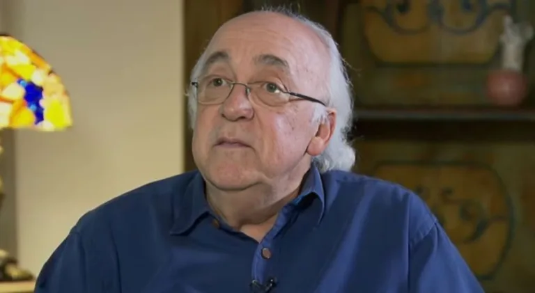 Tostão aponta meia ‘perdido’ na seleção brasileira: “Não sabia”