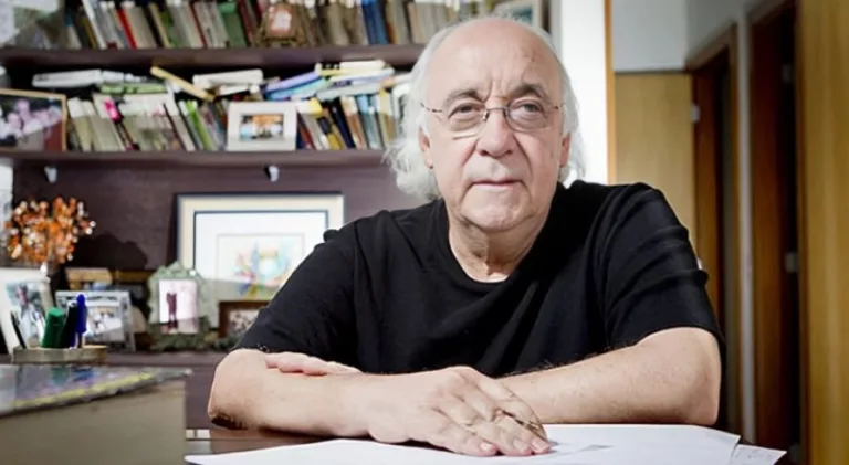 Tostão elege técnico “inovador” do futebol brasileiro