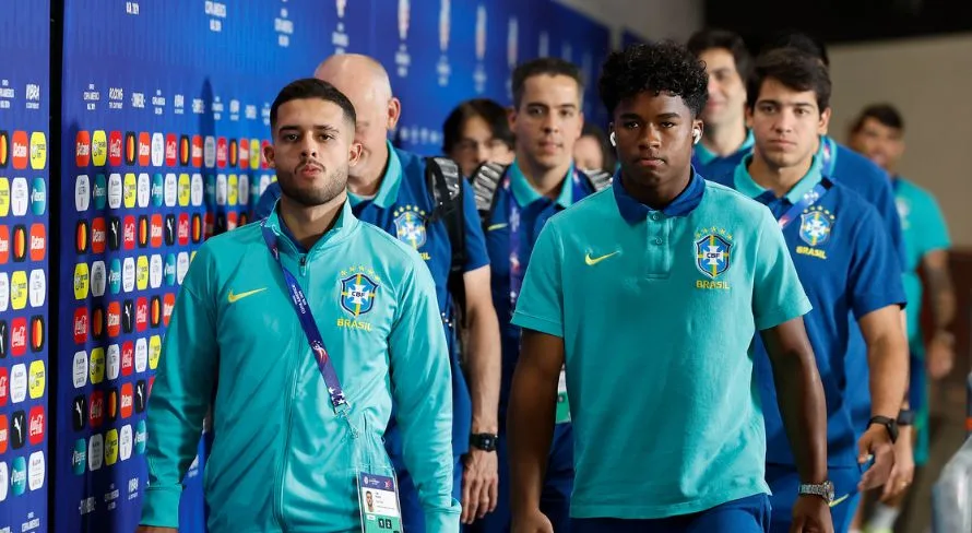 Tostão elege três jogadores que dão esperança na seleção