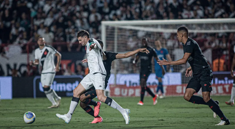 Renato Maurício Prado detona arbitragem de jogo do Brasileirão: “Mandrake”