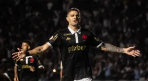 Vegetti é o nome do Vasco na Copa do Brasil e artilheiro da competição