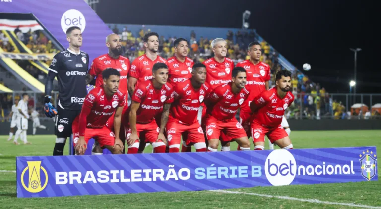 Vila Nova recebe o Santos em busca da liderança do Brasileirão Série B