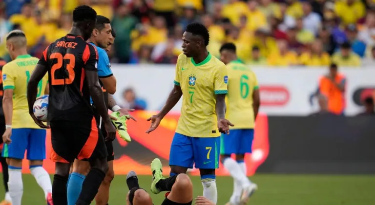 Dorival Júnior não lamenta Vinícius Júnior fora contra o Uruguai nas quartas da Copa América