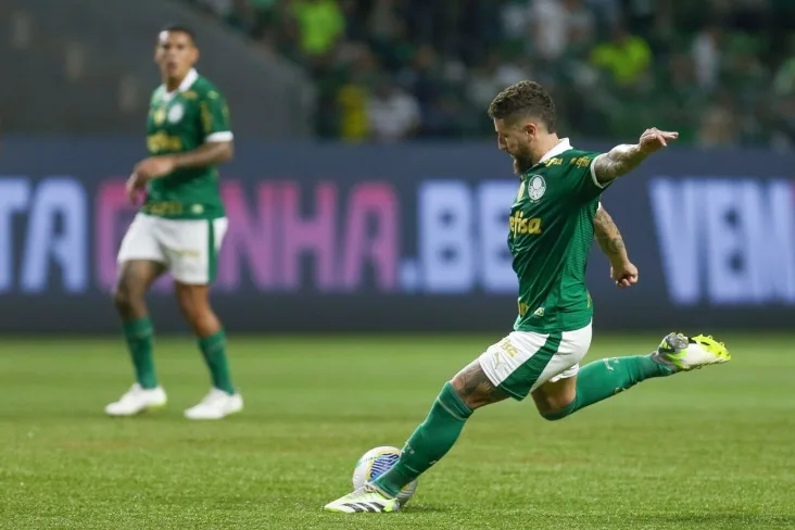 Zé Rafael completa 300 jogos pelo Palmeiras e agradece apoio dos torcedores