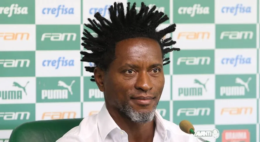 Zé Roberto elege cinco craques fora da curva no futebol brasileiro: “Embaçado”