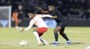 Com show de Talles, Corinthians bate o Red Bull Bragantino na Sul-Americana