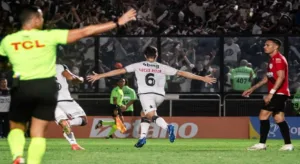 Vasco abre o placar contra o Atlético-GO na Copa do Brasil; assista