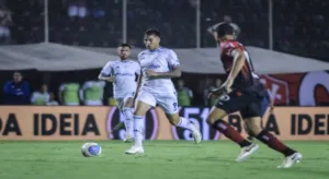 Torcedores se emocionam com golaço em Vitória x Cruzeiro