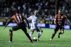 Cruzeiro reage no segundo tempo e arranca empate com o Vitória no Brasileirão