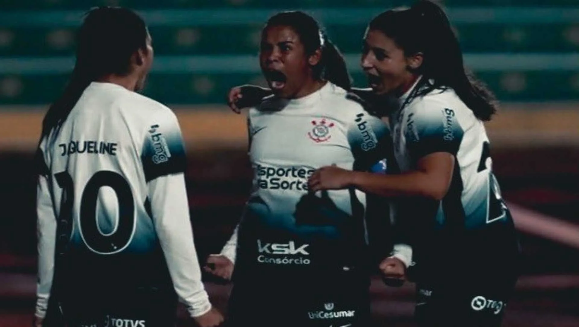 Corinthians vence o Red Bull Bragantino e avança à semifinal do Brasileirão Feminino