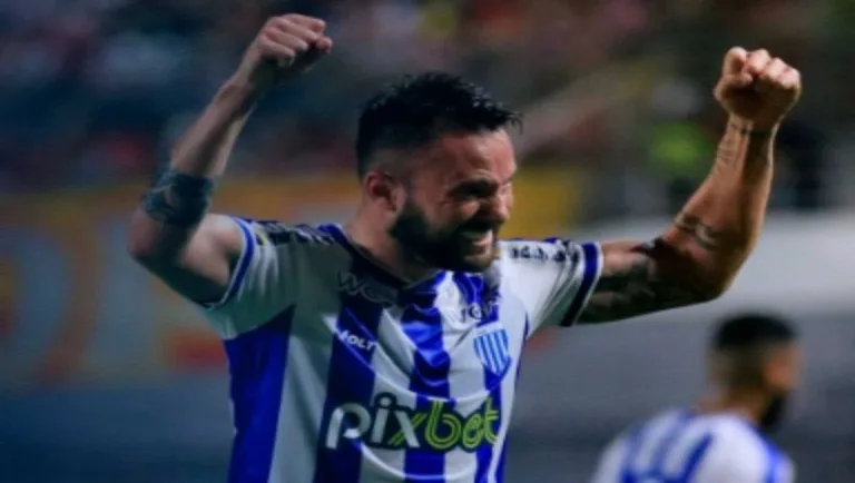 Avaí vence o CRB e se aproxima do G-4 do Brasileirão Série B