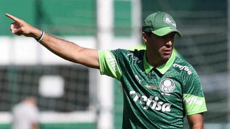 Abel Ferreira aponta jogador com desempenho abaixo do esperado no Palmeiras: “Precisamos mais dele”