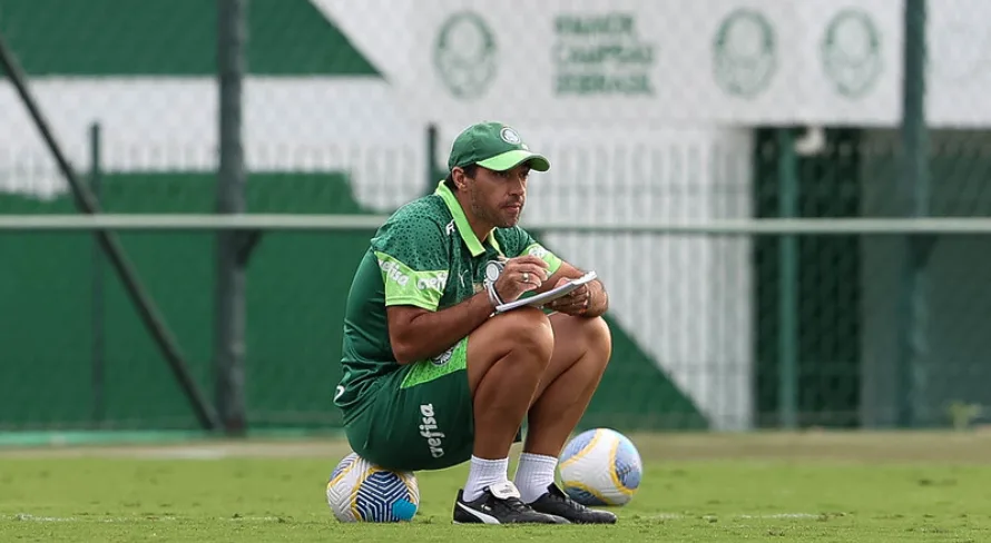 Abel Ferreira tem uma dúvida no Palmeiras hoje contra o Botafogo pela Copa Libertadores