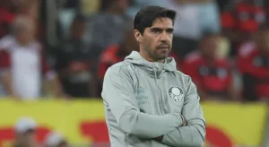 Facincani aponta “aberração” na escalação do Palmeiras contra o Botafogo