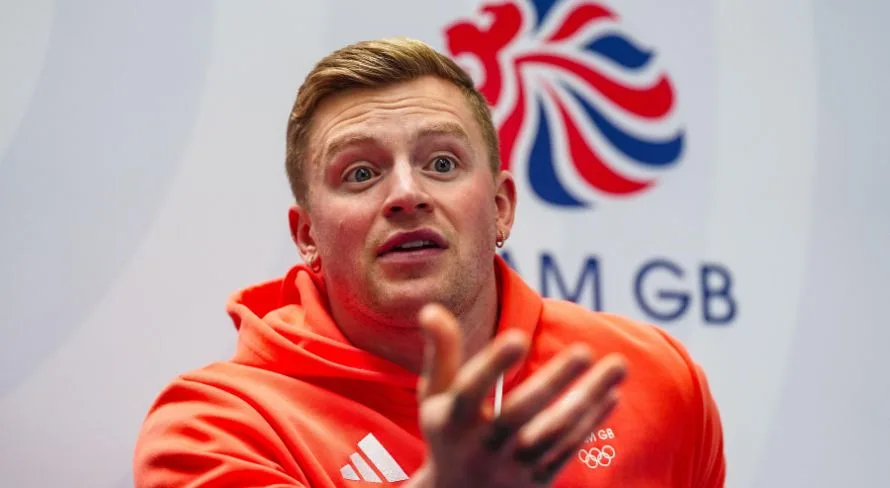 Nadador da Grã-Bretanha afirma que atletas encontraram vermes na comida da Vila Olímpica