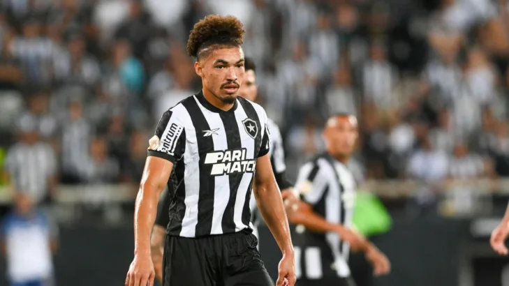 Saimon Bianchini revela valores de proposta feita pelo Grêmio para comprar Adryelson, ex-zagueiro do Botafogo Saimon Bianchini revela valores de proposta feita pelo Grêmio para comprar Adryelson, ex-zagueiro do Botafogo