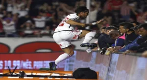 Alexandre Pato fala sobre cavadinha em Dida e relata ofensas de Tite