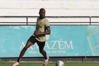 Allano exalta força do Criciúma no Heriberto Hulse (Foto: Celso da Luz/Criciúma E.C)