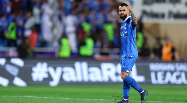 Alvo do Corinthians, Michael tem propostas do futebol árabe