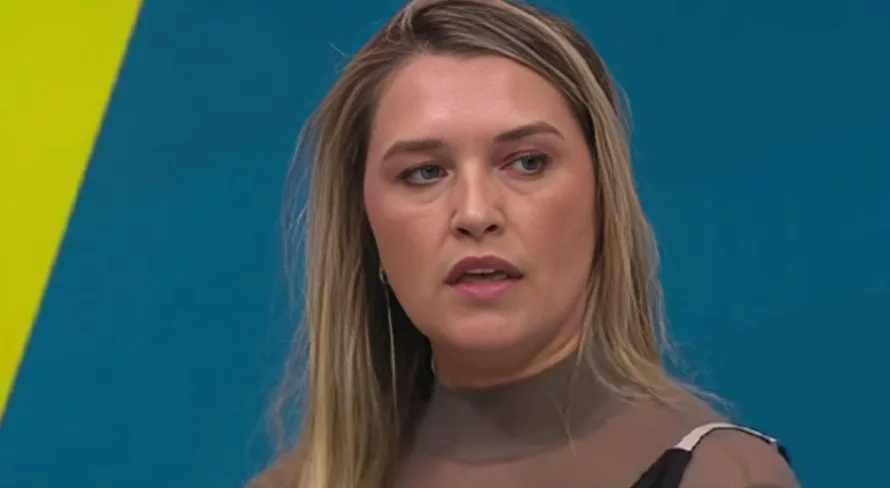 Ana Thaís Matos elege volante que ‘joga muito’ no futebol brasileiro hoje