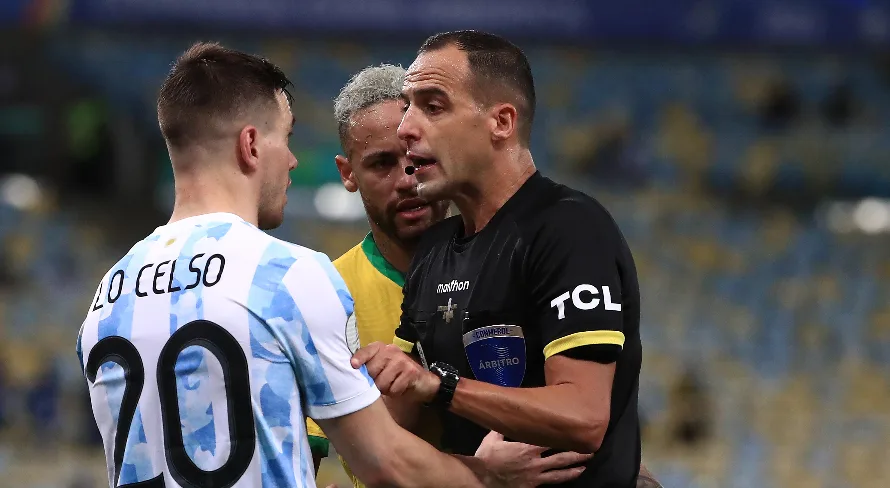 Botafogo x Palmeiras terá árbitro que foi afastado pela Conmebol; entenda o caso