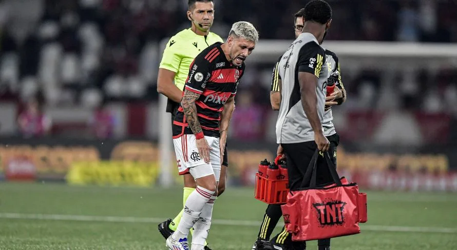 Flamengo confirma lesão de Arrascaeta, que não joga pela Libertadores