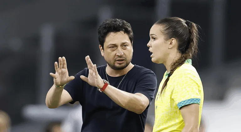 Arthur Elias revela promessa feita para jogadoras da seleção brasileira nas Olimpíadas