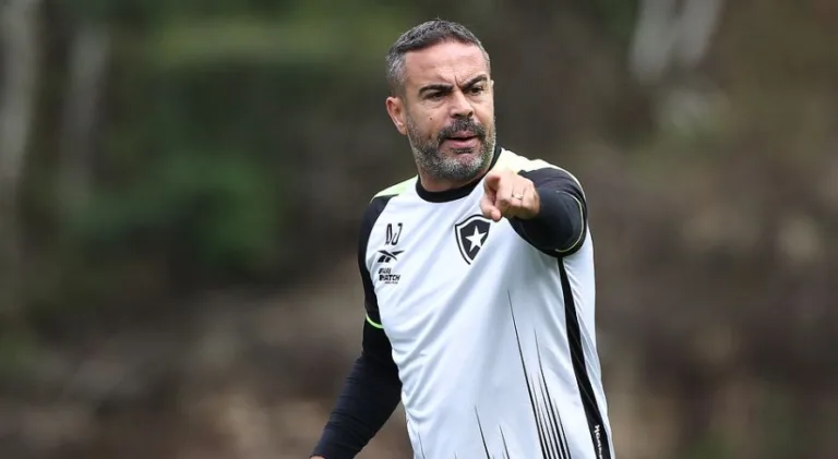 Botafogo hoje: veja a provável escalação contra o Flamengo