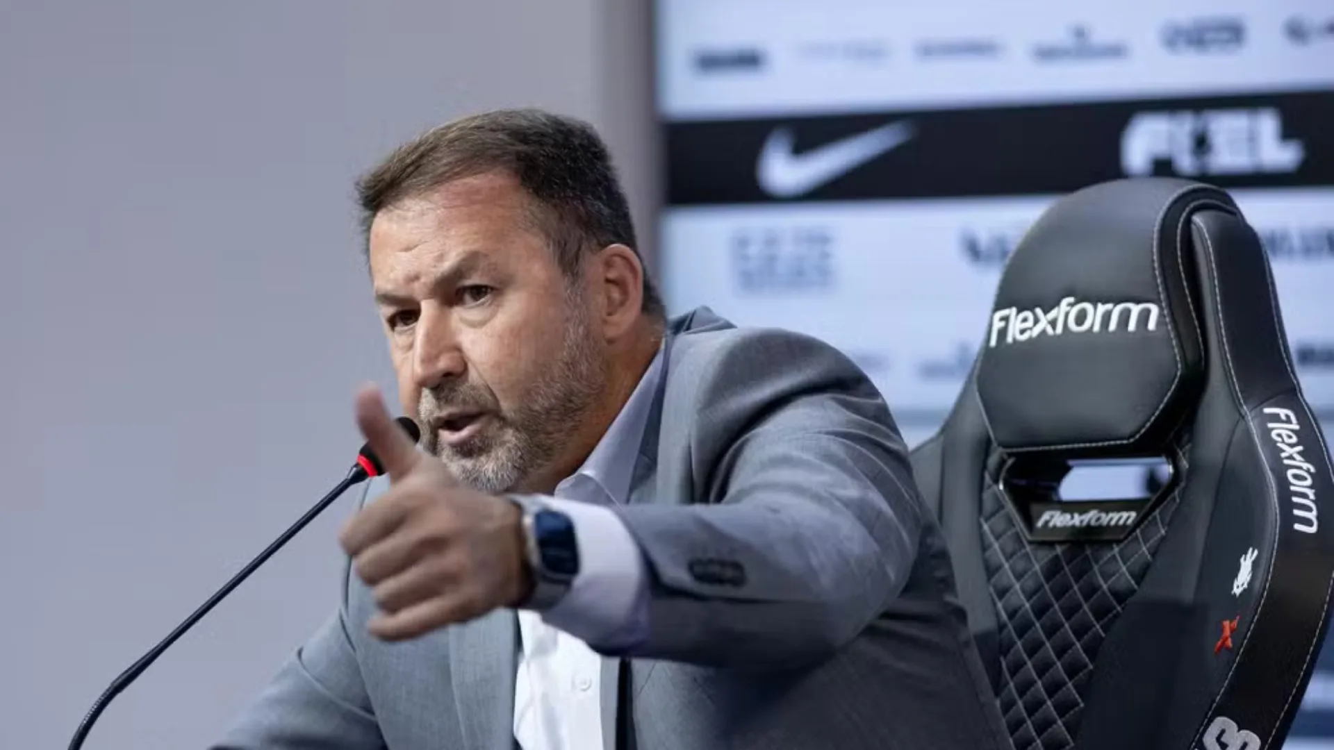 Jorge Nicola atualiza valor da dívida do Corinthians