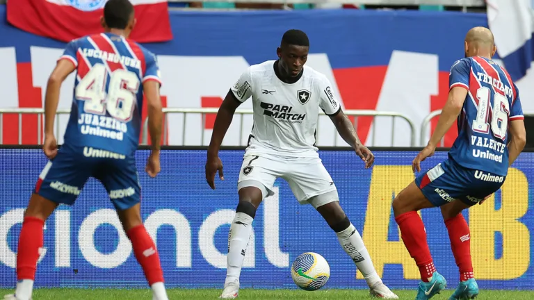 Botafogo fica no empate com Bahia e perde a liderança do Brasileirão