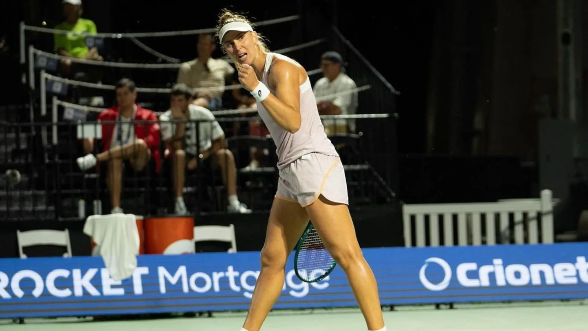 Bia Haddad perde set, mas vai a final em Cleveland