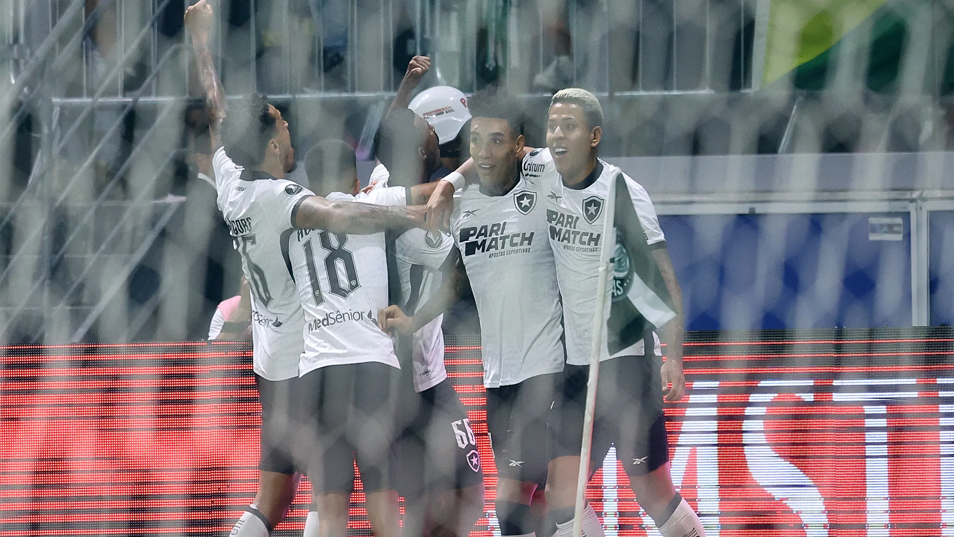 Eric Faria cita Flamengo e Palmeiras e exalta atuação do Botafogo: “Bom para o futebol brasileiro”