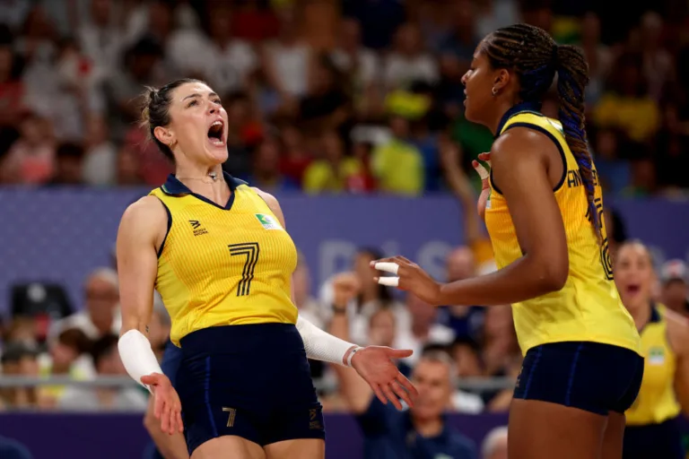 Olimpíadas: seleção brasileira de vôlei feminino bate Japão e já está na fase final 