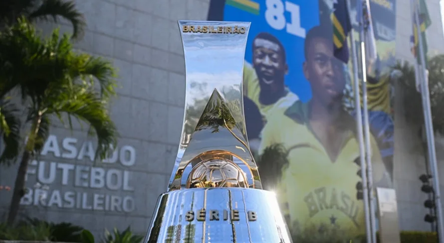 Brasileirão Série B tem novo líder após gol no apagar das luzes