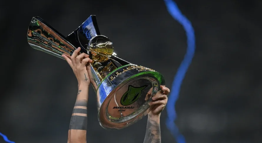 Casagrande aponta dois times que deveriam focar apenas no Brasileirão