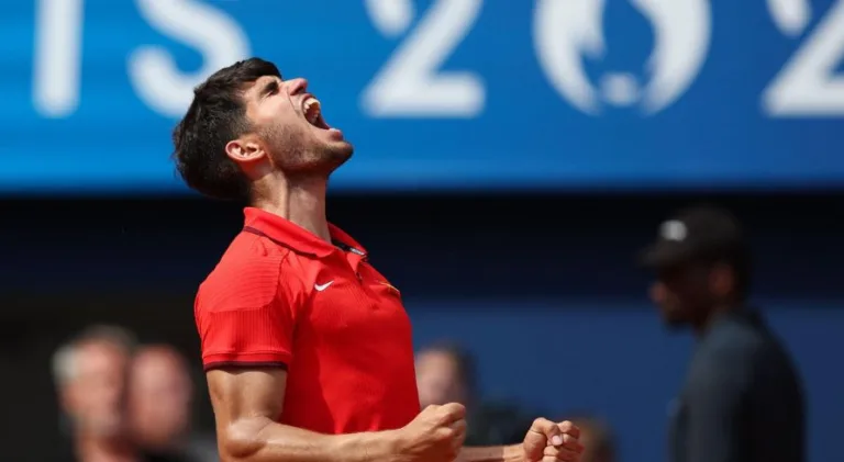 Carlos Alcaraz bate Tommy Paul no tênis e alcança semifinal nas Olimpíadas 2024