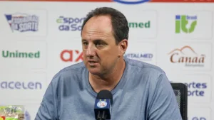 Ceni “alfineta” Flamengo após derrota na Copa do Brasil