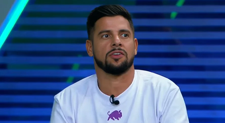 Cicinho alerta três times contra o rebaixamento no Brasileirão: “Desesperados”