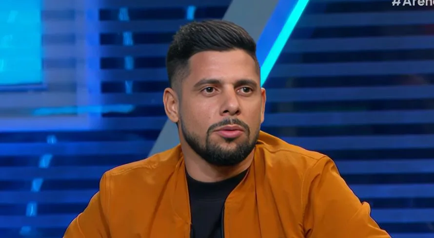 Cicinho crava time jogando futebol de rebaixado no Brasileirão