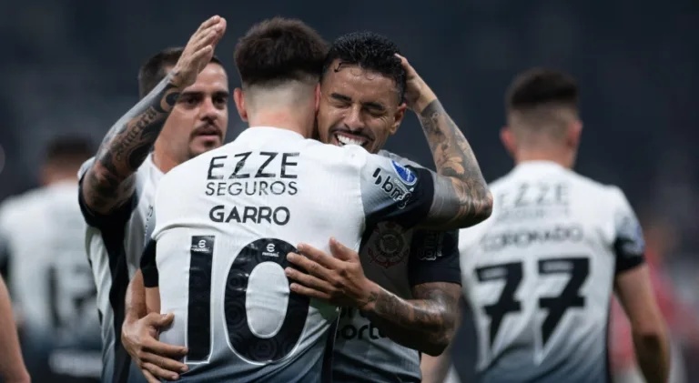 Torcedores elege a escalação ideal do Corinthians para a temporada