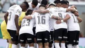 Casagrande cita momento em que o Corinthians começou a “descer ladeira”