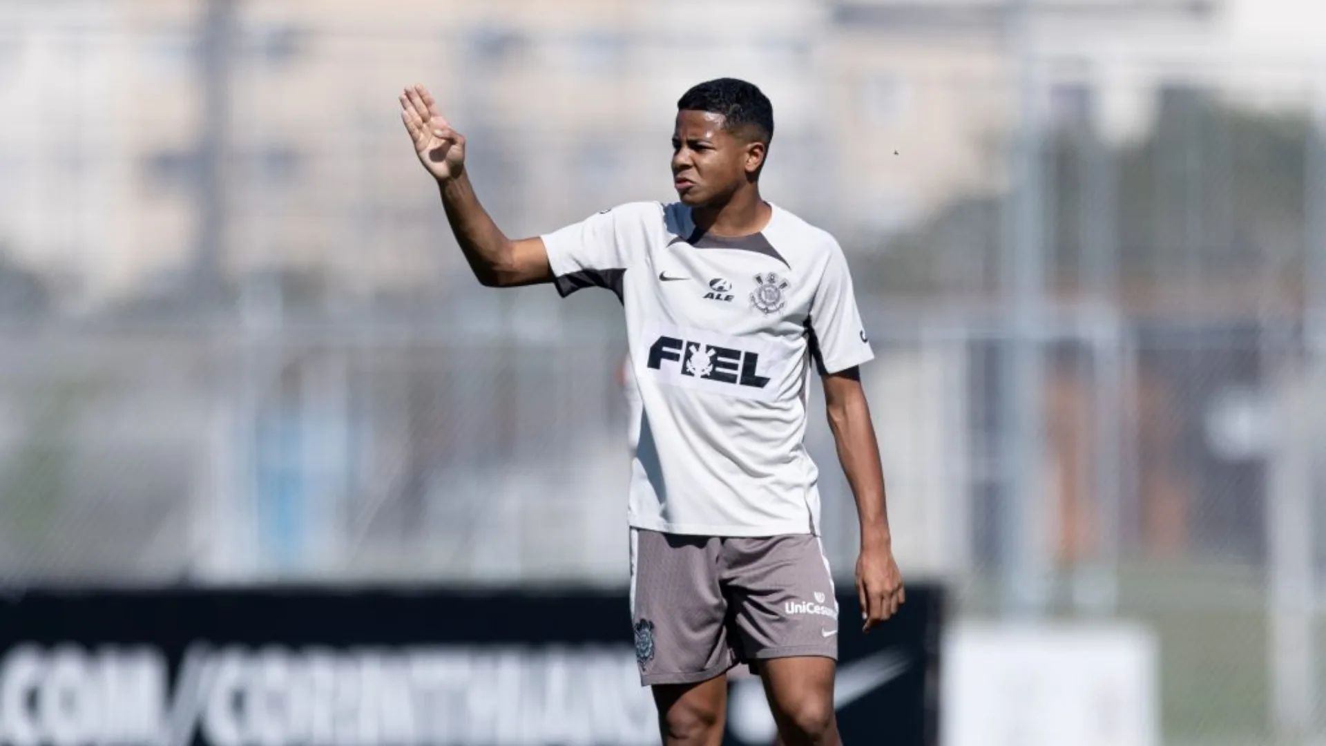 Corinthians pode ter alívio nas dívidas com venda de Wesley; veja os detalhes