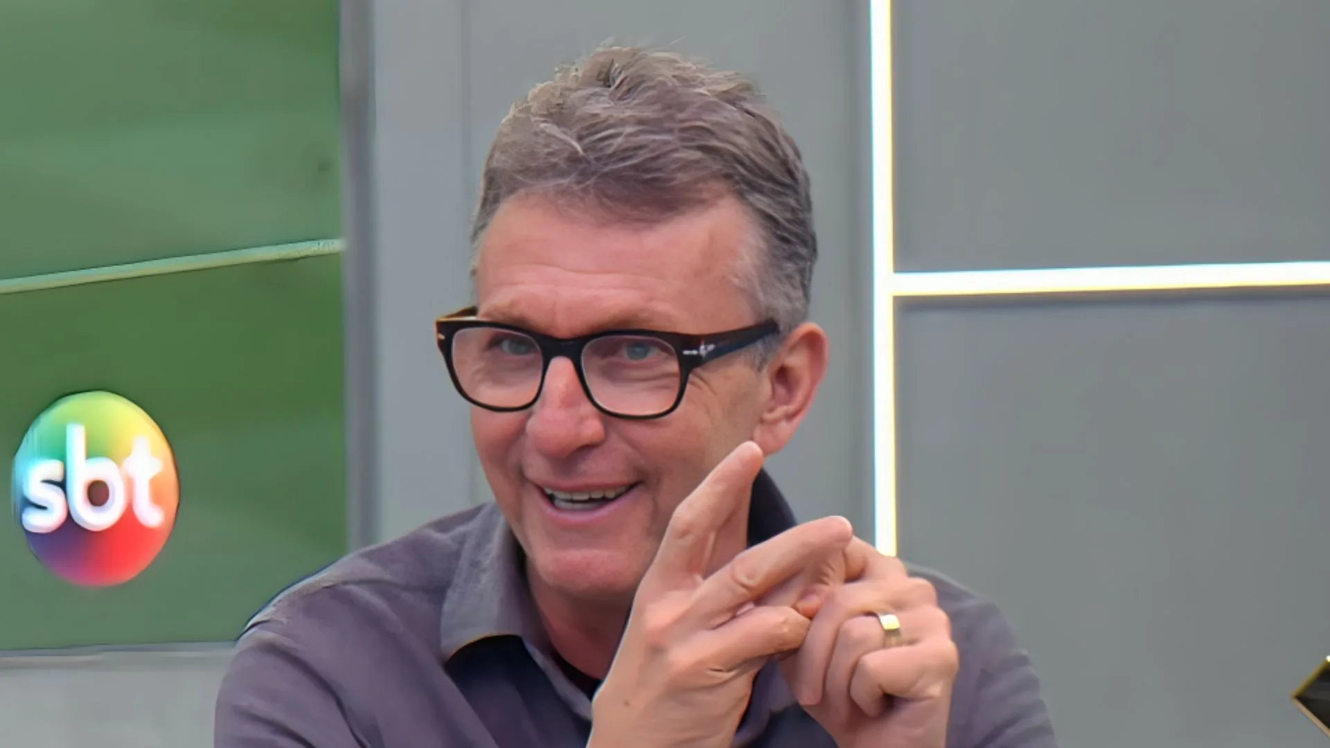 Craque Neto elogia volante do futebol brasileiro: “Impressionante”