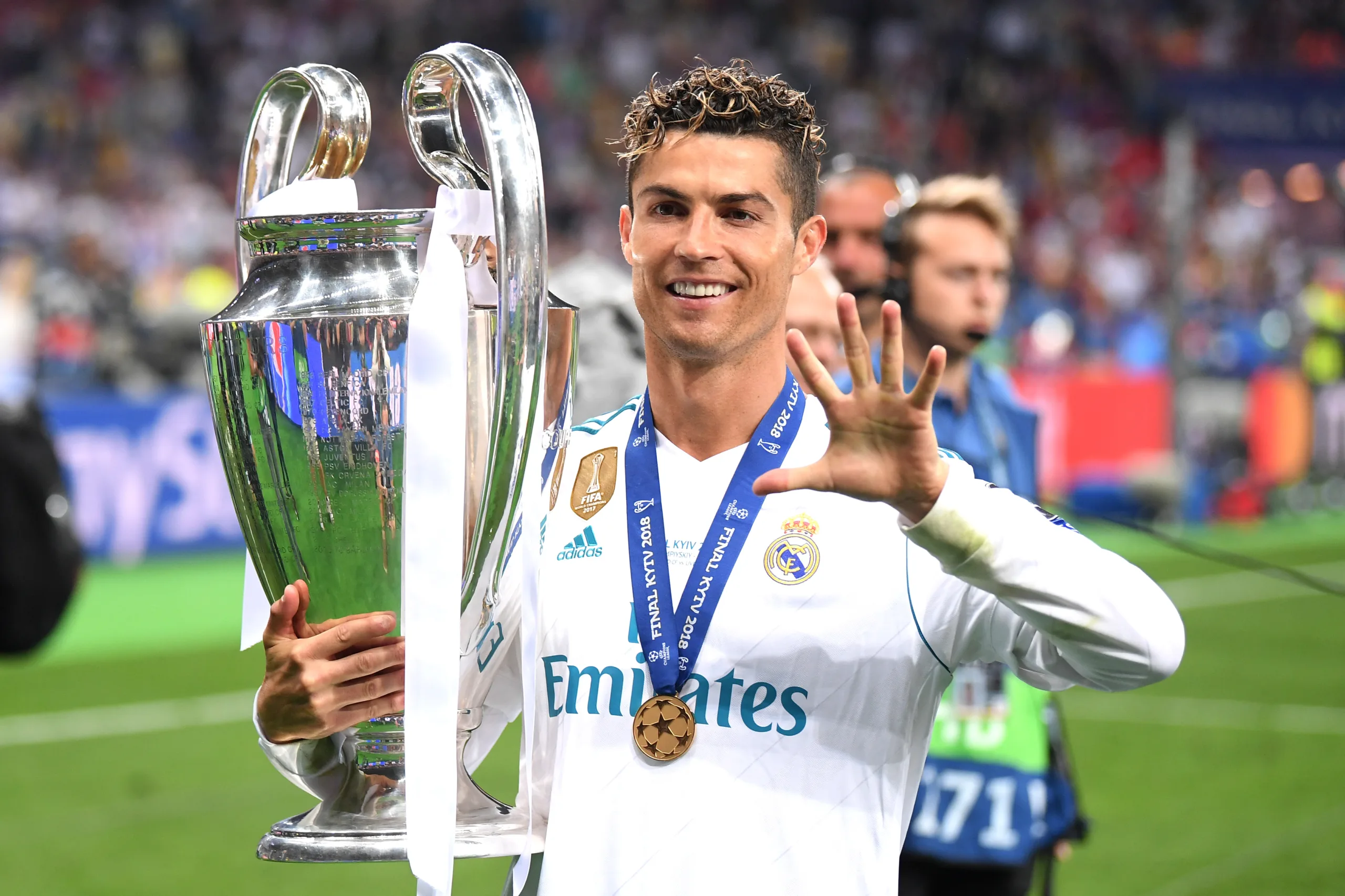 Cristiano Ronaldo será homenageado pela Uefa no sorteio da Champions League