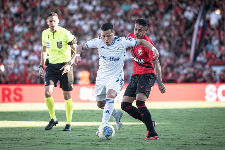 Cruzeiro x Atlético-GO: onde assistir à partida do Brasileirão Série A