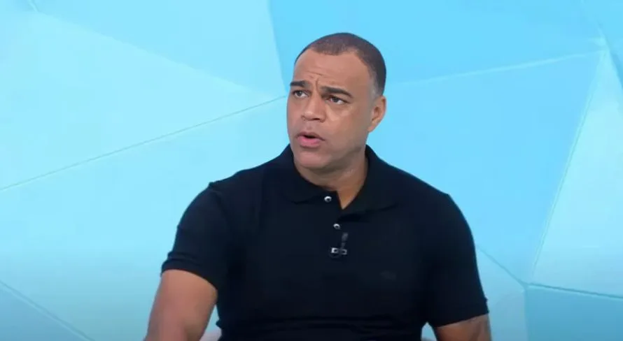 Denílson cita time que dá gosto assistir no Brasil: “Muita qualidade”