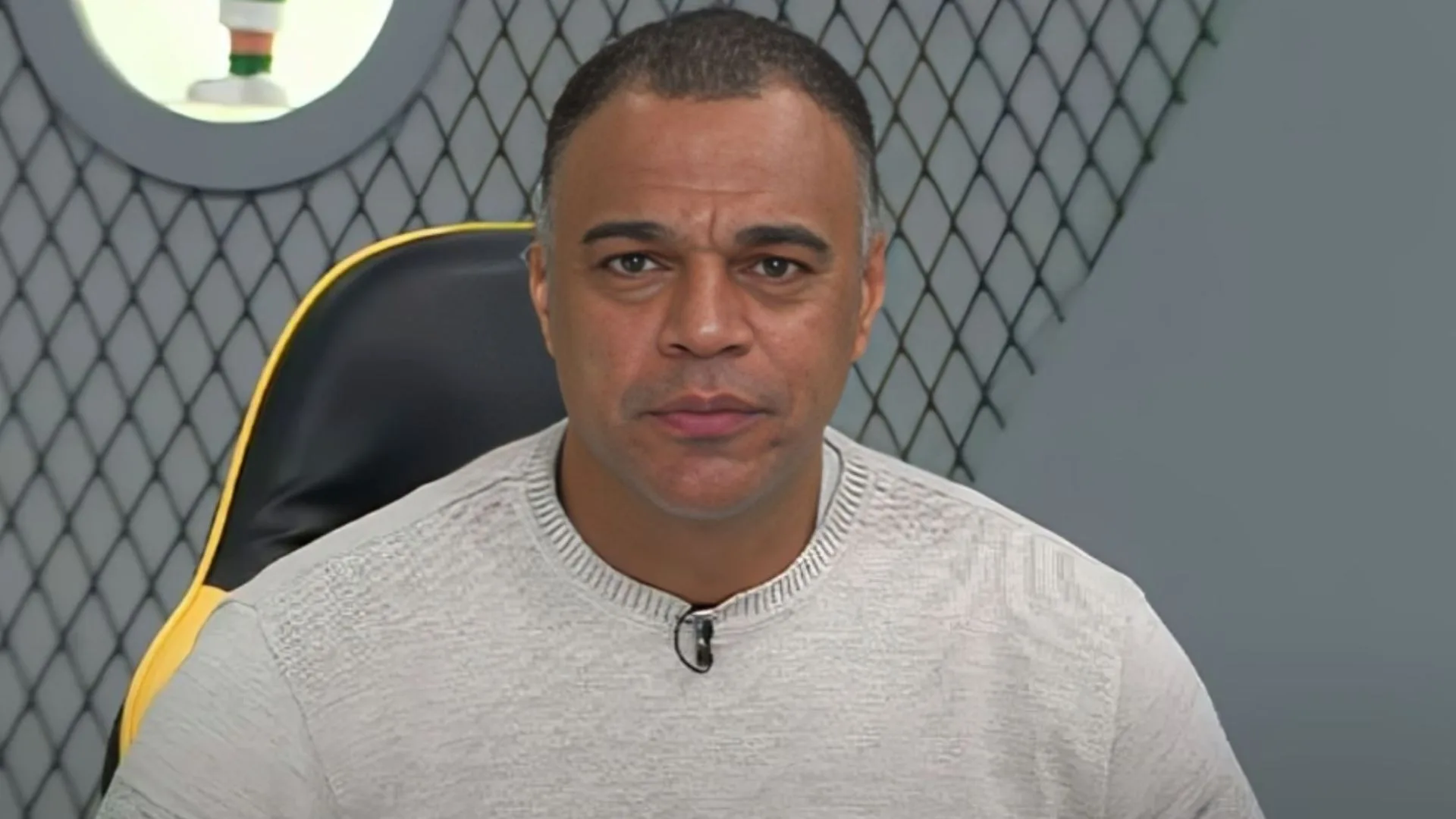 Denílson elogia técnico do Brasileirão pouco badalado: “Gosto muito”