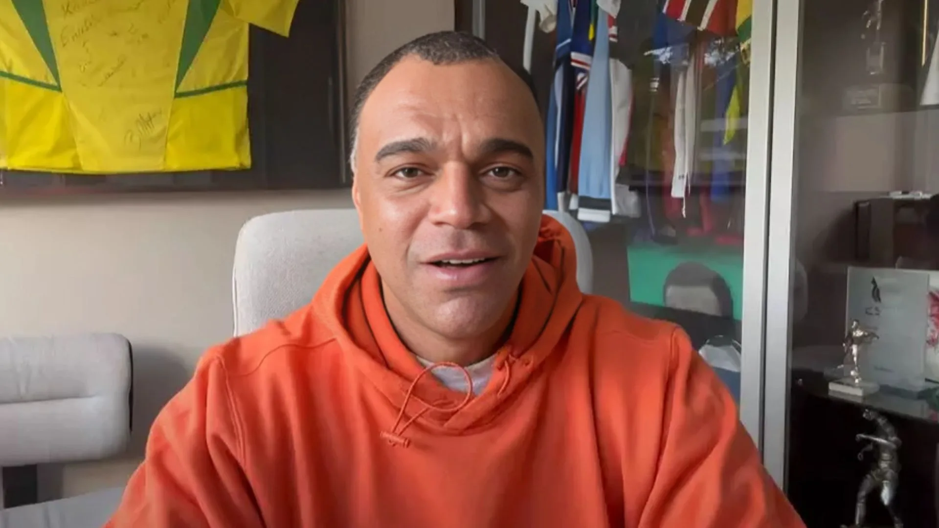 Denílson deixa Luiz Henrique de lado ao eleger craque do Brasileirão