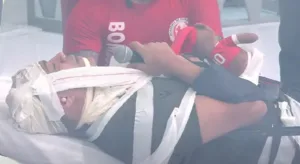 Denílson “cobra” quatro jogadores ao sair de maca após eliminação do Palmeiras