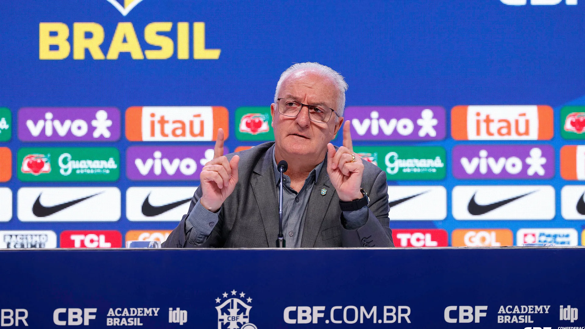 Dorival Júnior revela pedido dos torcedores sobre seleção brasileira: “Toda atenção possível”